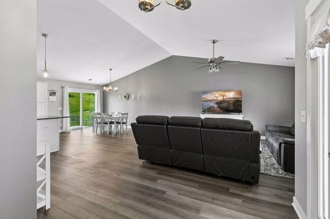 Building Photo - 3 Bedroom 2 Bath Luxury Home in Montgomery