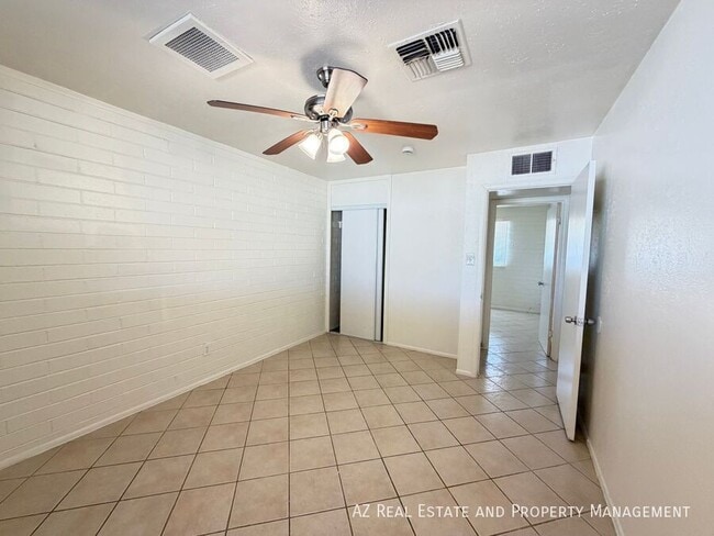 Building Photo - 4412 N 50th Ave