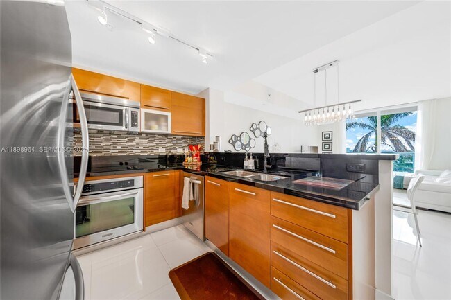 Building Photo - 253 NE 2nd St