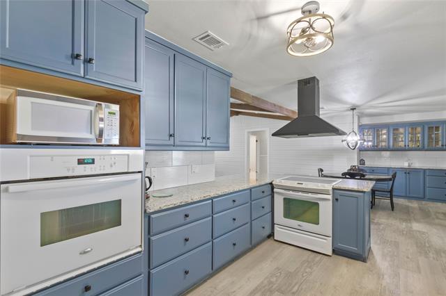 Building Photo - 323 Dyer Cir