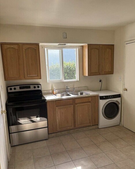 Kitchen Area - 18 Luella Rd