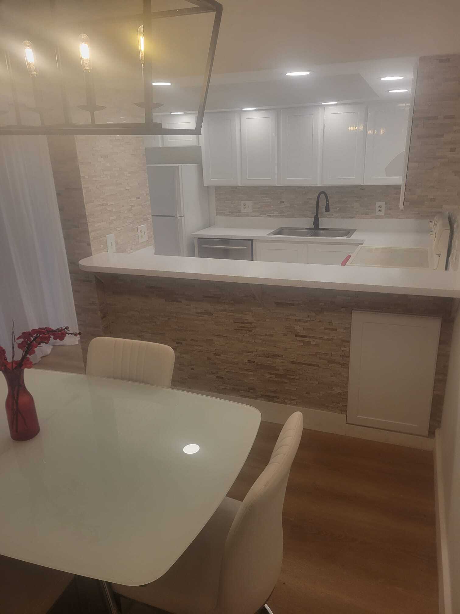 Building Photo - 570 N Tropic Ln