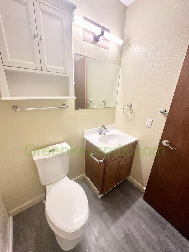 Building Photo - Gorgeous two bedroom in St. John’s!