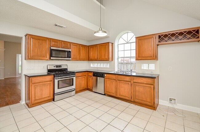 Building Photo - 1206 Green Knoll Dr