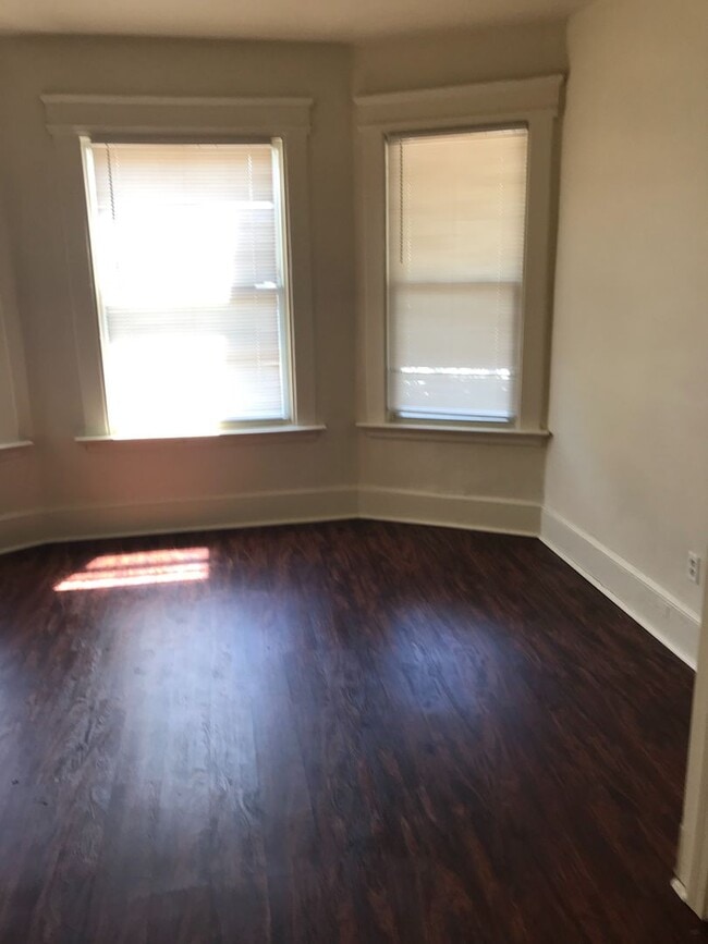 Building Photo - DICKERMAN