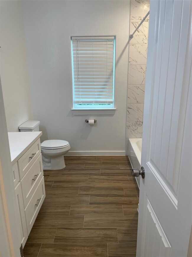 Building Photo - 5314 Longmeadow St