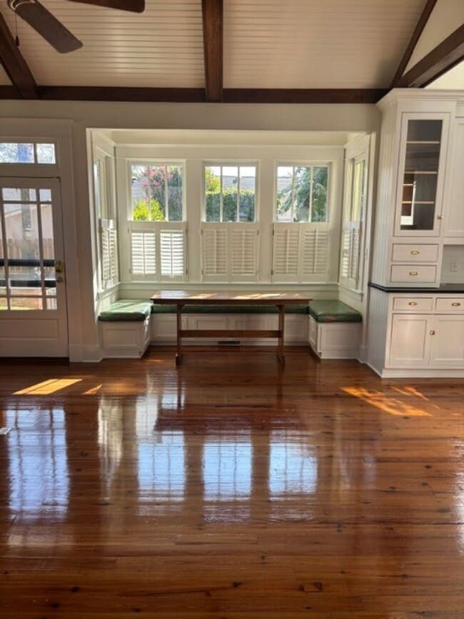 Building Photo - Craftsman style bungalow on the Hill. Reno...