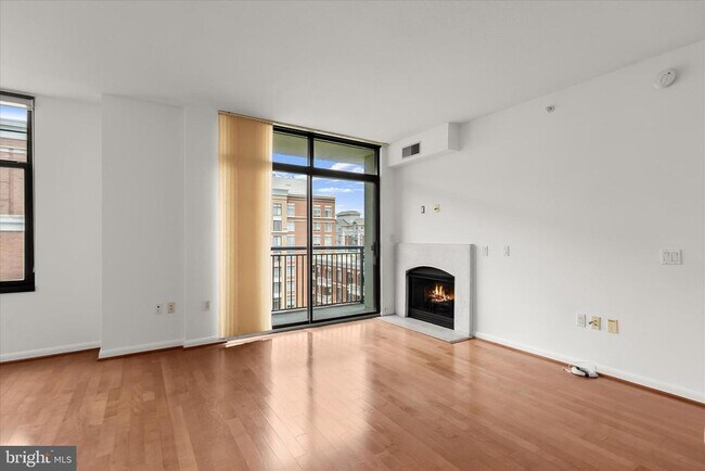 Building Photo - 1021 N Garfield St