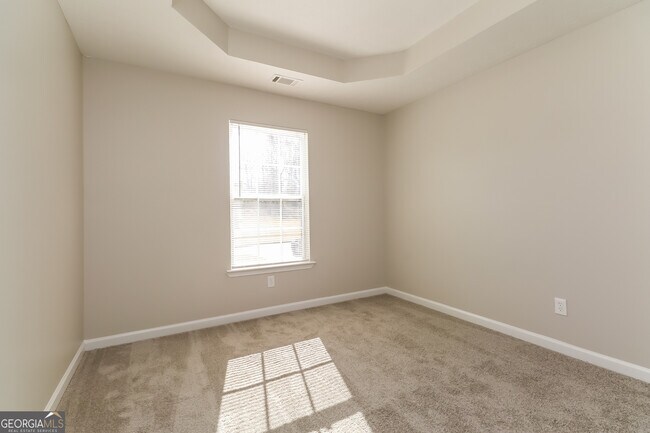 Building Photo - 400 Trinity Tr