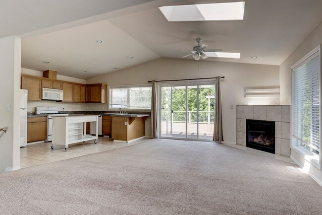 Building Photo - Spacious 2+ Bedroom Home on Corner Lot in ...
