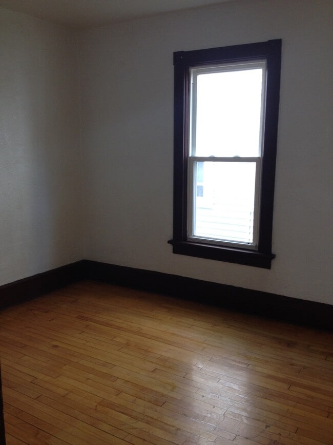 Building Photo - 3167-69 N. Holton St.