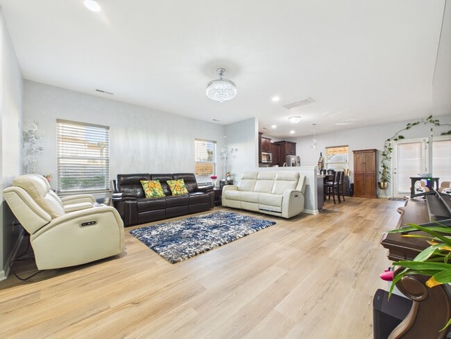 Building Photo - 4111 Stockbrook Dr