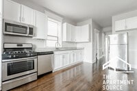 Building Photo - 2523 N California Ave