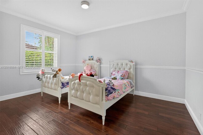 Building Photo - 2538 Montclaire Ct