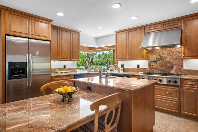 Building Photo - 75951 Kimberly Ln