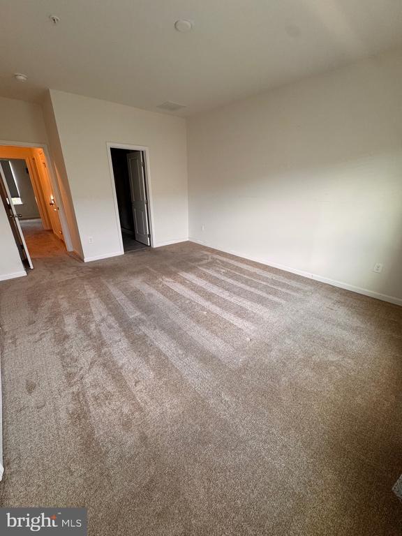 Building Photo - 624 Ravenwood Dr