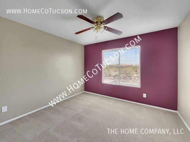 Building Photo - 1034 W Camino Hombre Viejo