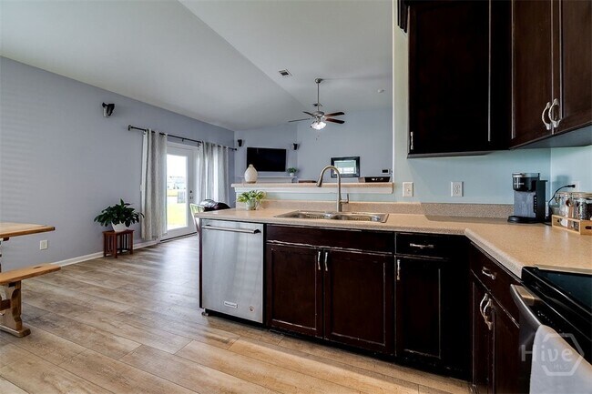 Building Photo - 33 Bay Willow Ct