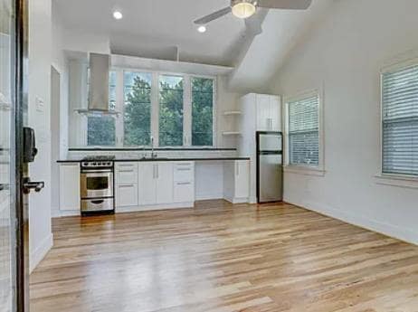 Building Photo - 4518 Red River St