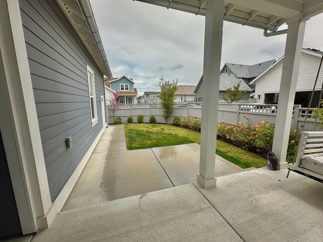 Building Photo - Gorgeous 5 Bed 3.5 Bath Home at Daybreak I...