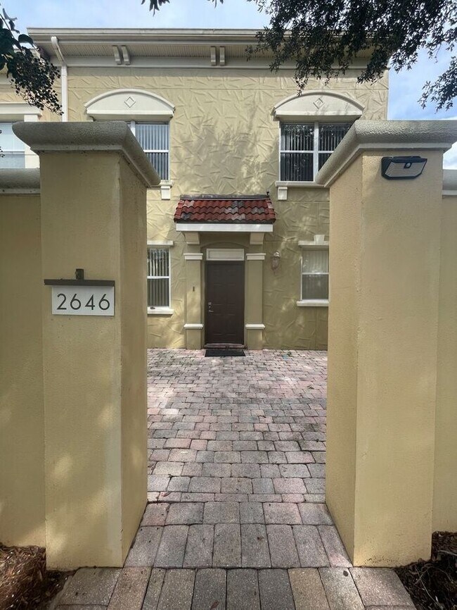 Building Photo - Spacious Two-Story Townhome-Bella Vista-2646 Bella Vista Dr Davenport FL 33897