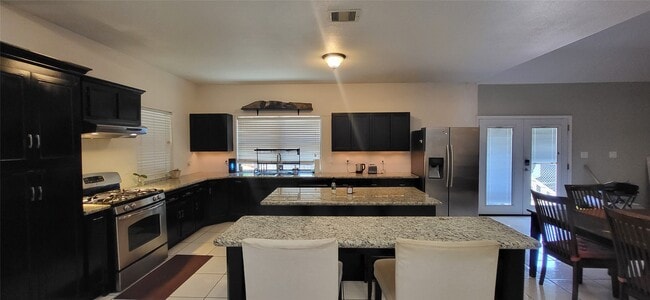Building Photo - 9734 La Vista Dr