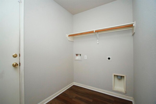 Building Photo - 29227 Legends Beam Dr
