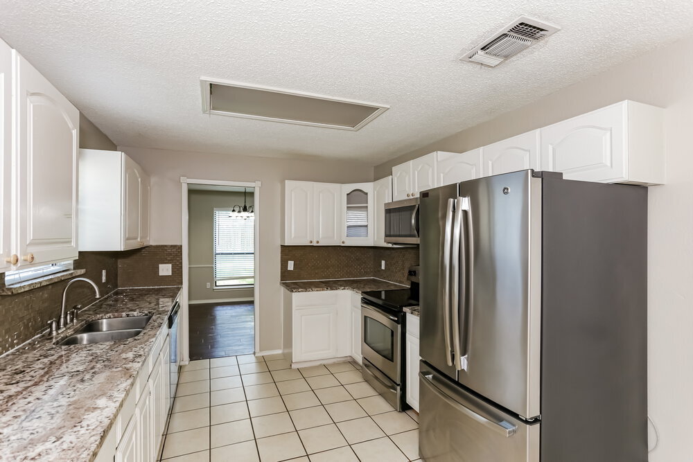 Building Photo - 7312 Meadow Creek Dr