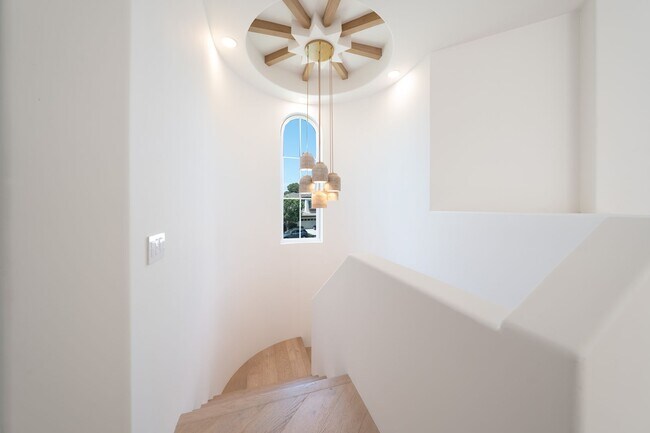 Building Photo - 1620 Arch Bay Dr