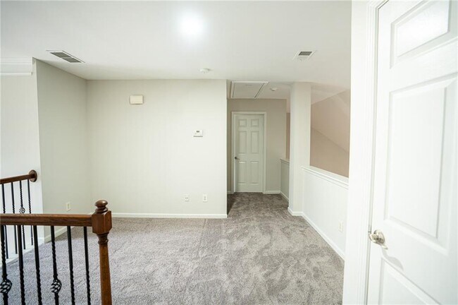 Building Photo - 4595 Essen Ln