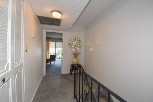 Building Photo - 1018 NE 25th Ave