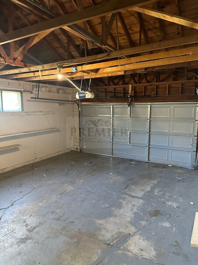 Building Photo - 10100 Blue Ridge Blvd