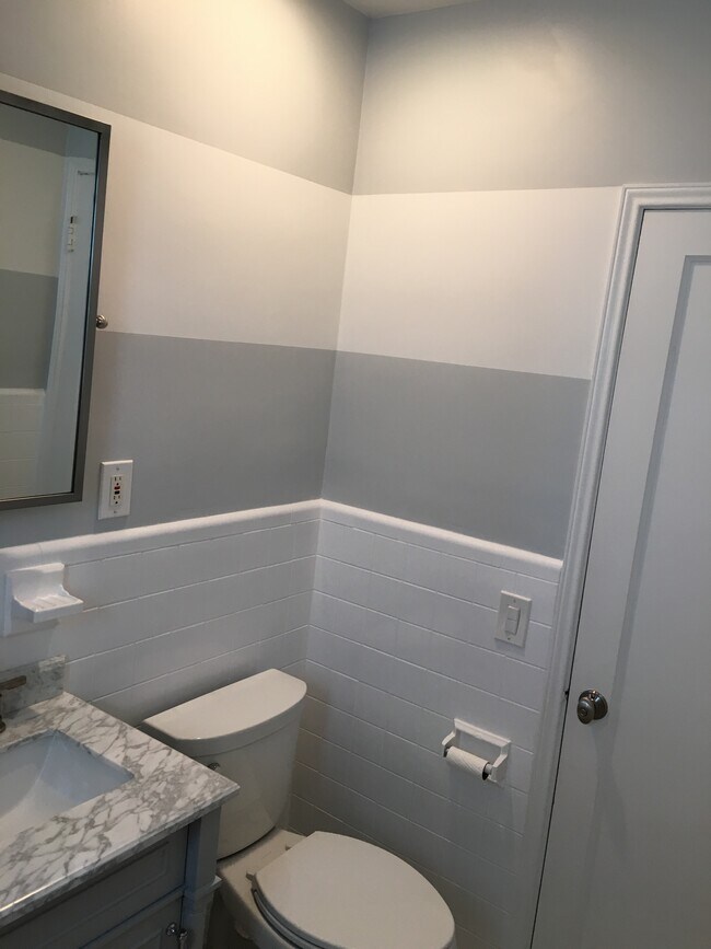 Building Photo - 1640 Coral Gate Dr