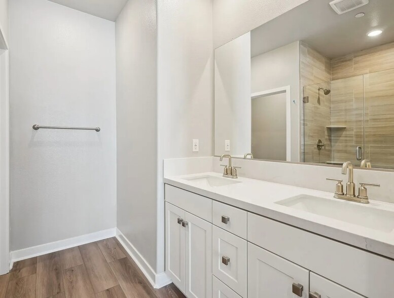 Building Photo - 1475 Sandbar Ln