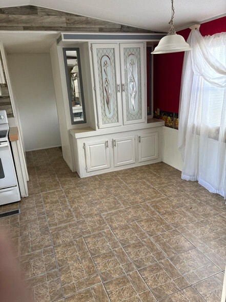 Building Photo - 3276 Mt Tabor Rd