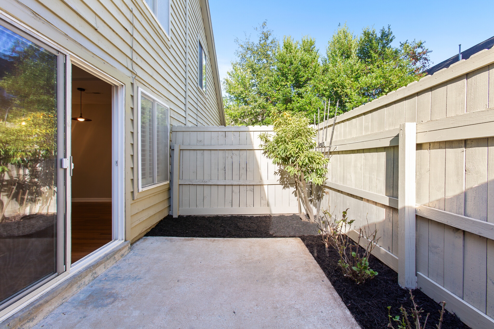 Patio - 22 Maplecrest Dr