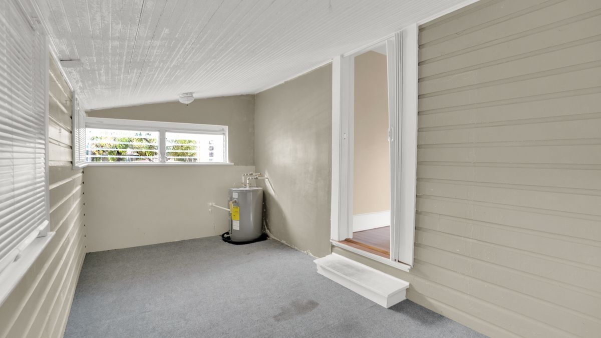 Building Photo - 341 Hillman Ave