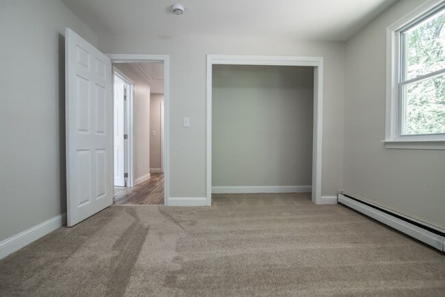 Building Photo - 11 Chatham St