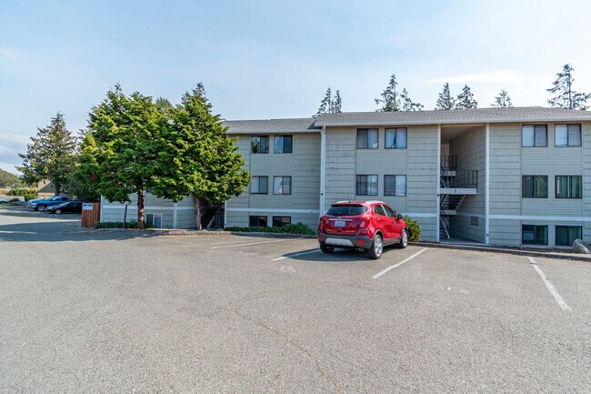Building Photo - 2 Bedroom Downstairs Condo with Washer/Dry...