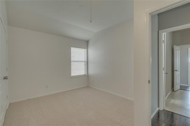 Building Photo - 629 Sparrow Dr