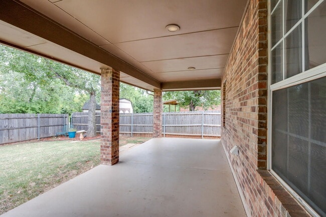 Building Photo - 10517 Queensbury Dr