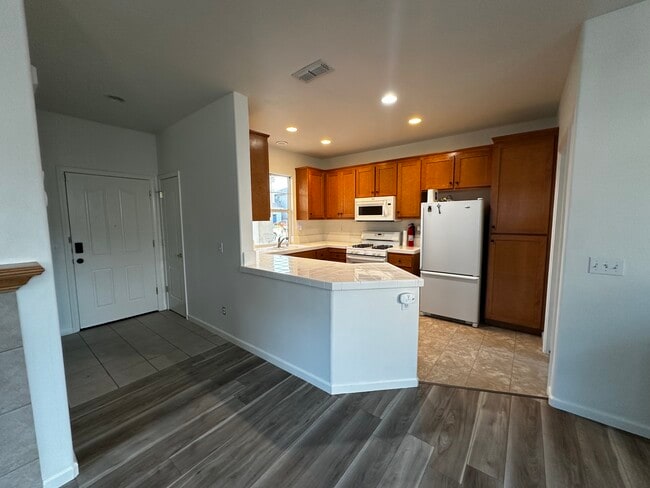 Building Photo - 2633 Barndance Ln