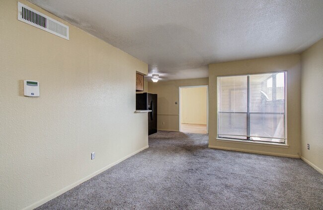 Building Photo - 9000 Bissonnet St