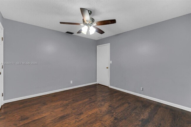 Building Photo - 608 SW 76th Terrace