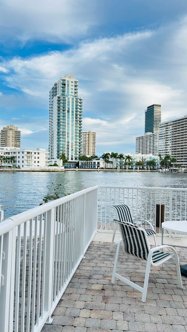 Building Photo - Stunning Waterfront One-Bedroom Apartment with Spectacular Views!