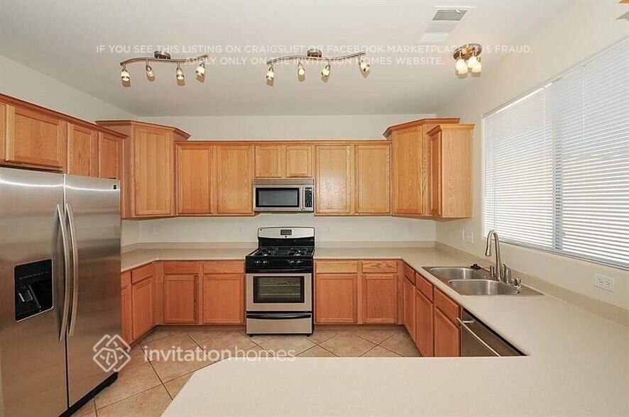 Building Photo - 8913 W Wolf Dancer Ave