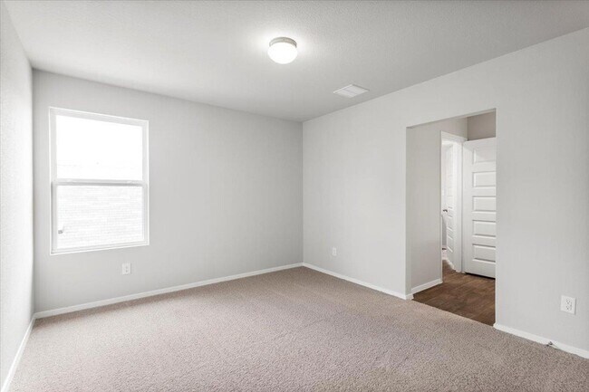 Building Photo - 2617 Totley Rd