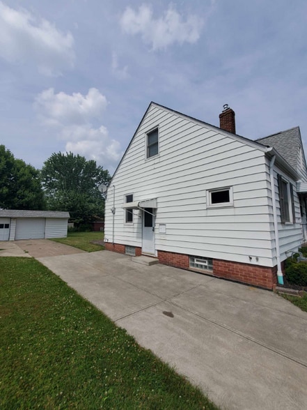 Building Photo - 1510 Tuxedo Ave