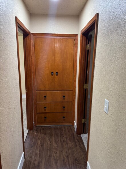 Building Photo - 9811 NE 152nd Ave