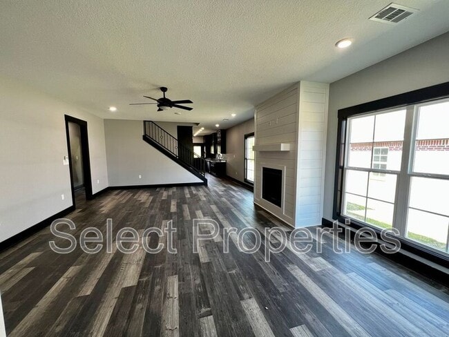 Building Photo - 4101 Stoke Dr